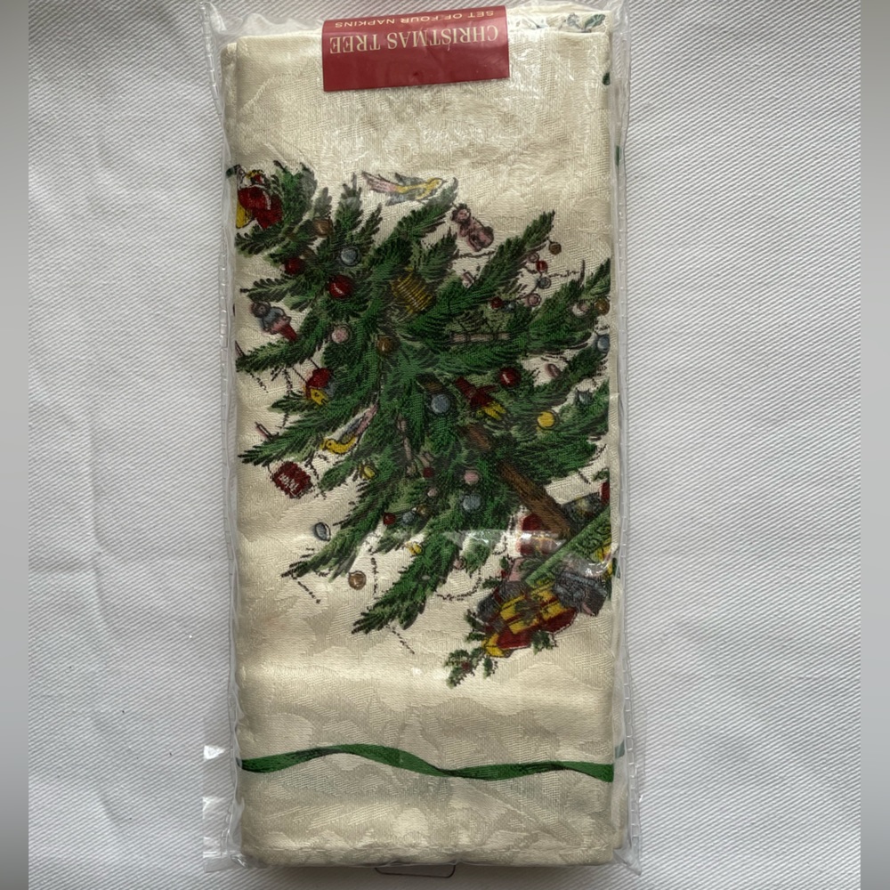 NWT  SPODE CHRISTMAS TREE CLOTH NAPKINS   Set of Four